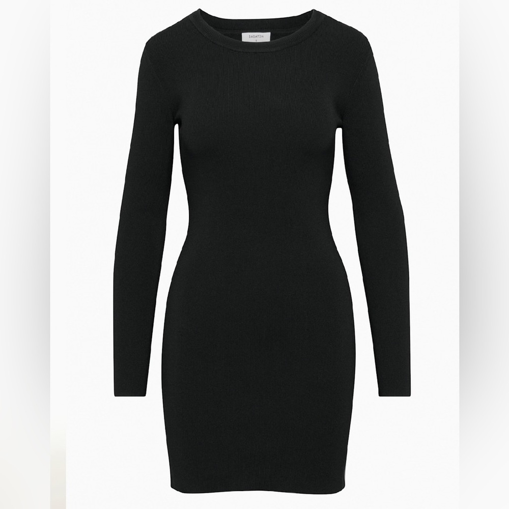 Selling as I ordered online and needed to size down and can’t return